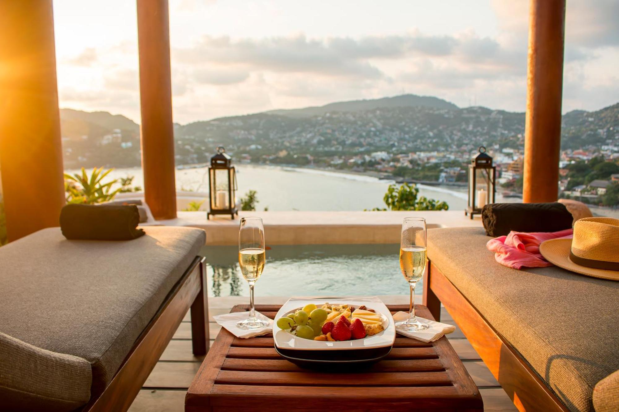 Tentaciones Hotel&Lounge Pool - Adults Only Zihuatanejo Exterior foto