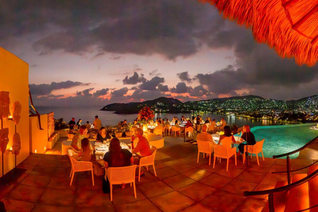 Tentaciones Hotel&Lounge Pool - Adults Only Zihuatanejo Exterior foto